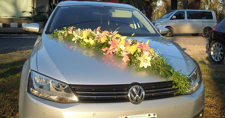 Las flores del coche de la novia - [Viviana Mimare]